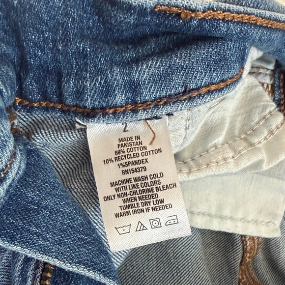 Aeropostale Distressed Mom Short size 2 - Picture 3 of 7